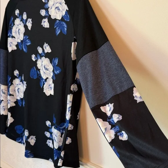 Loveu.Dear Size Medium Floral Long Sleeve Top New - Picture 7 of 10